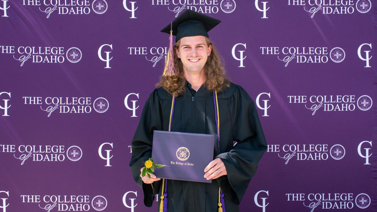 Student Wins Research Award