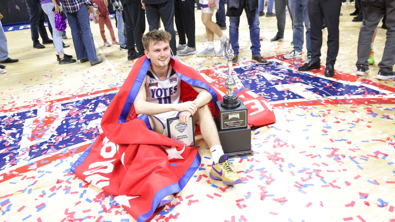 College Idaho Mens Basketball Earns NAIA National Title