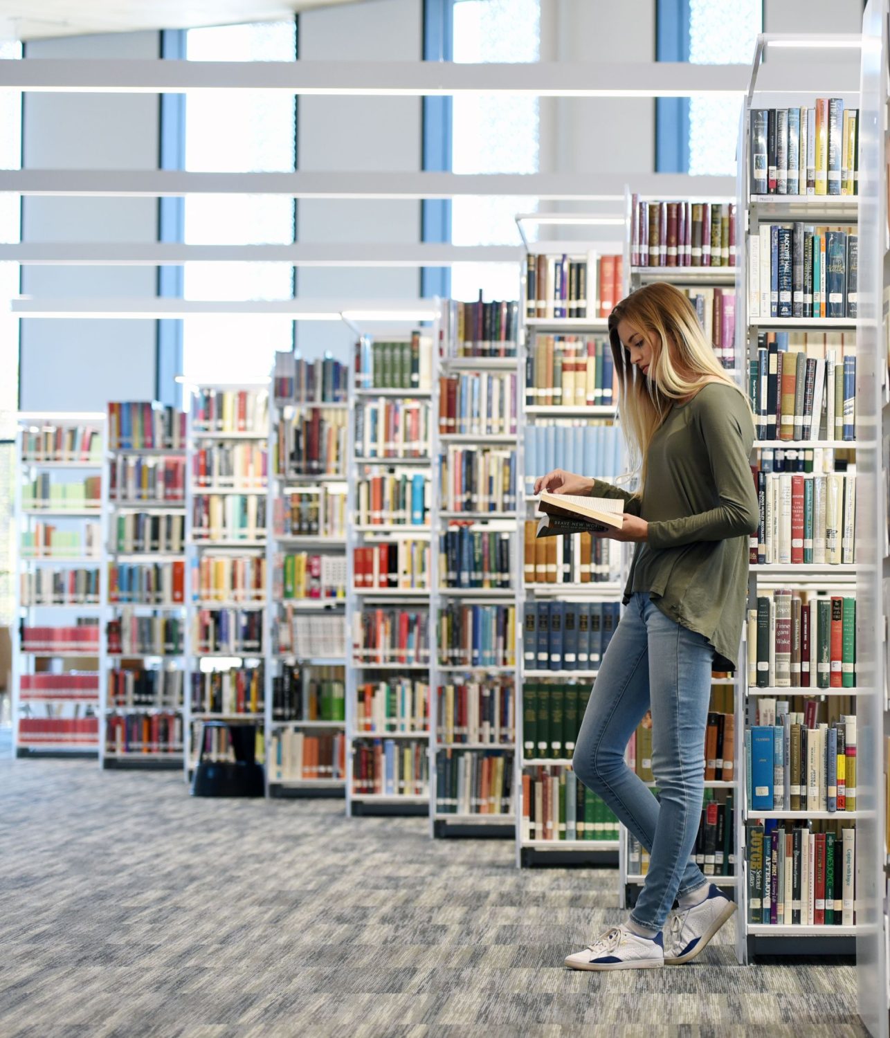 Router Fall Photo Shoot Student in Library